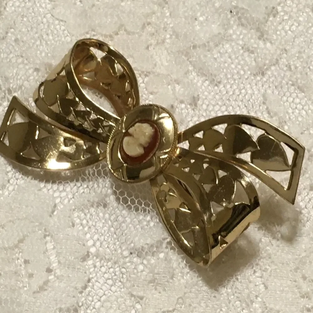 Vintage Victorian Style Bow with Coral Tone Cameo Brooch Gold Tone